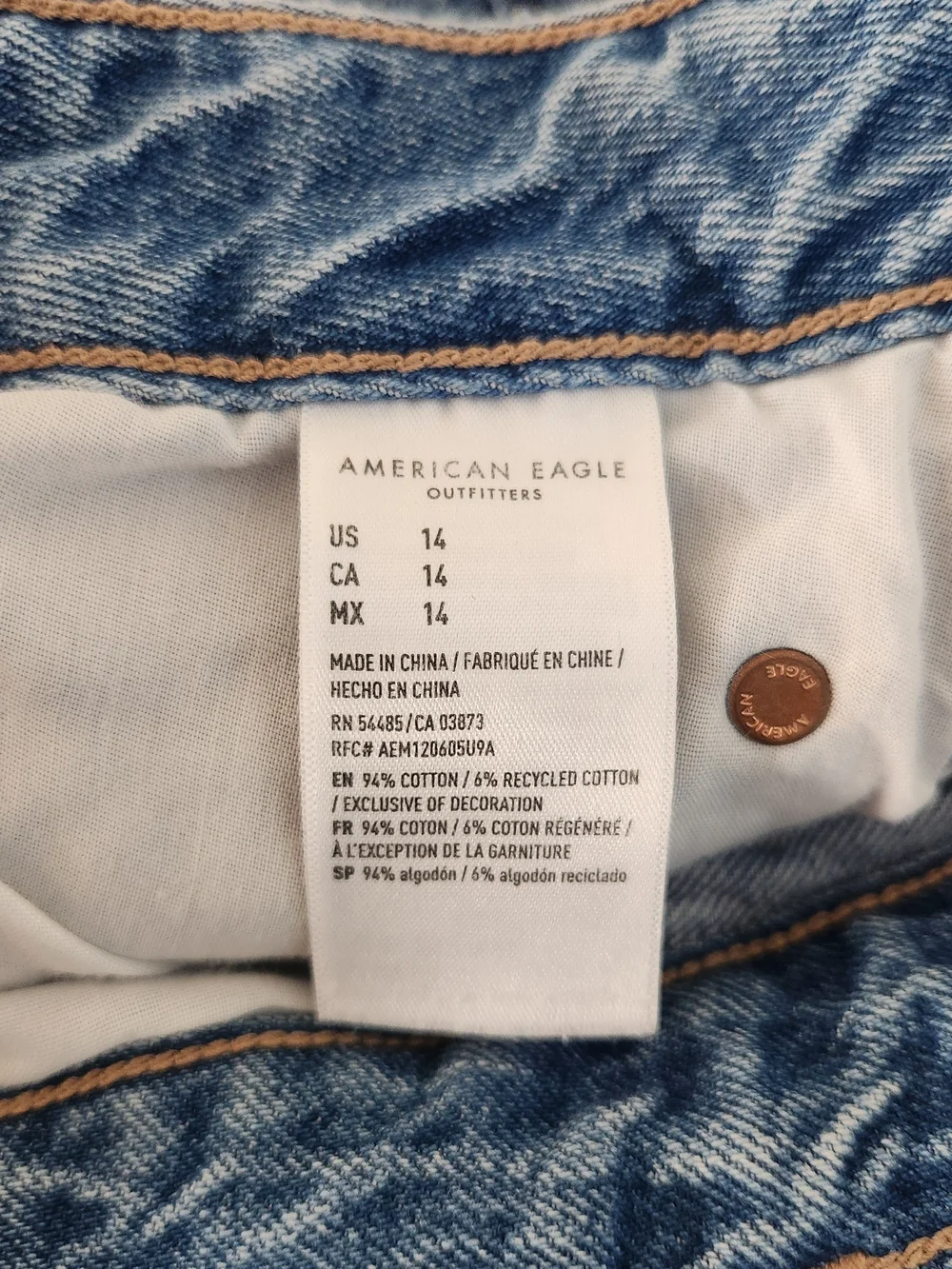 American Eagle Tomgirl Distressed Denim Shorts Medium Wash Size 14